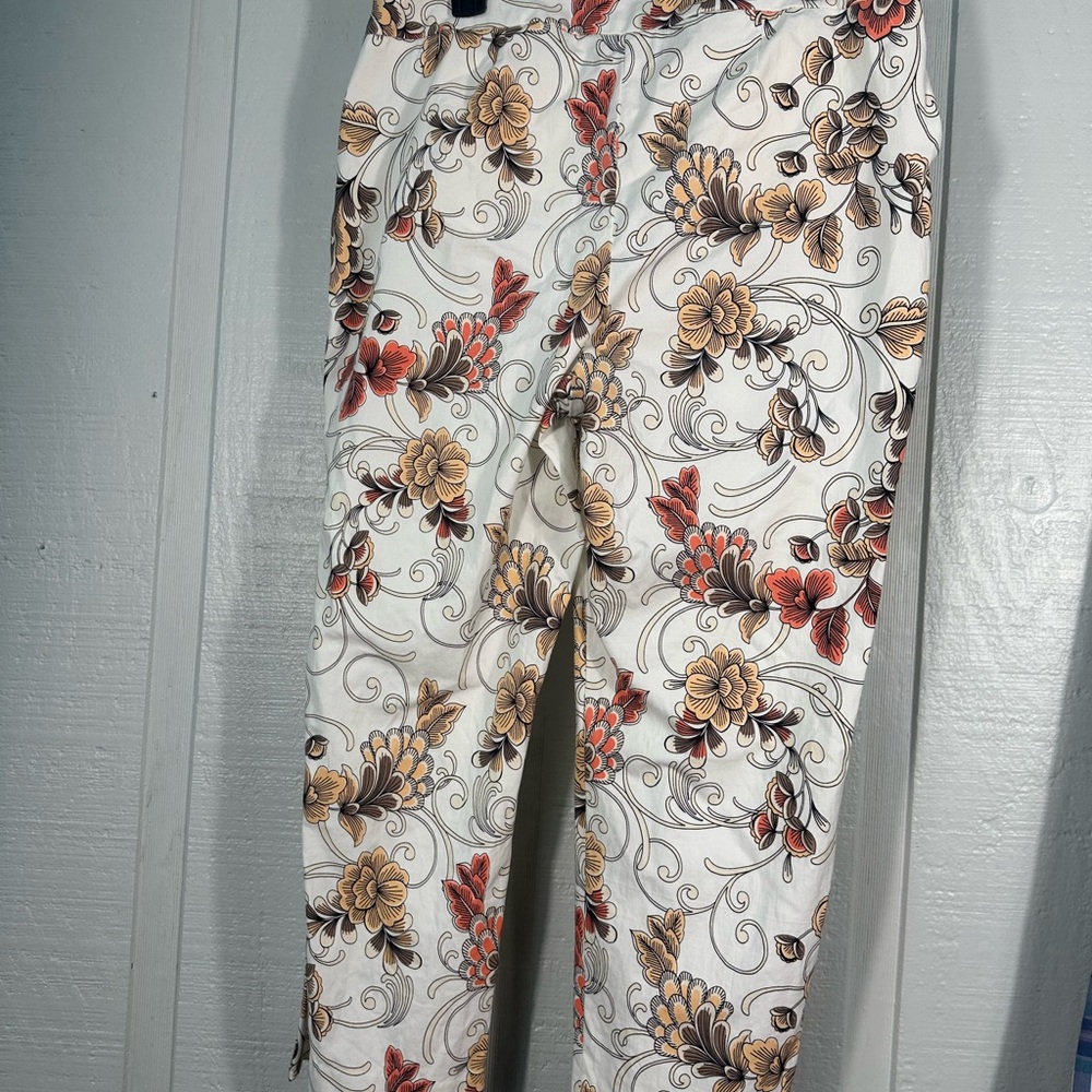 Chico's So Slimming Brigitte Floral Print Slim Capri Crop Pants Size 2 EUC - Picture 5 of 7